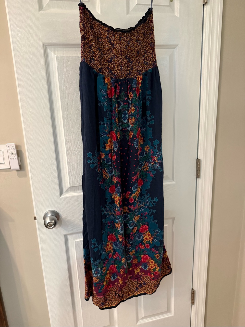 (4 for $20) ANGIE Smocked Strapless Floral Maxi Dress - Small - EUC